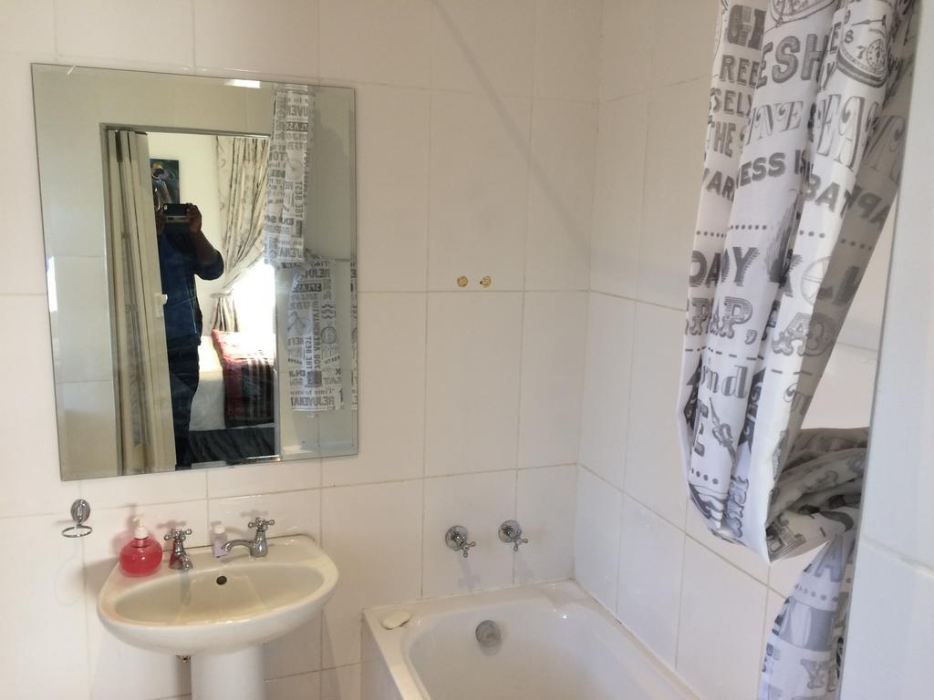 Acn International Regency Lodge Kempton Park Room photo